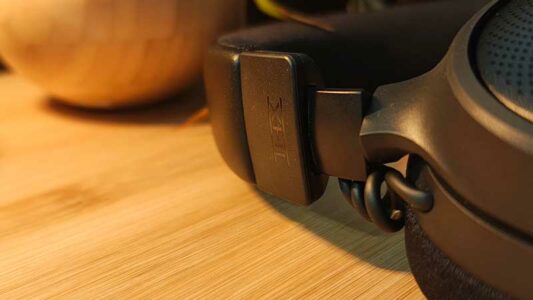 recensione razer kraken v4 cuffie gaming